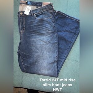 Torrid 24T mid rise slim boot jeans
NWT